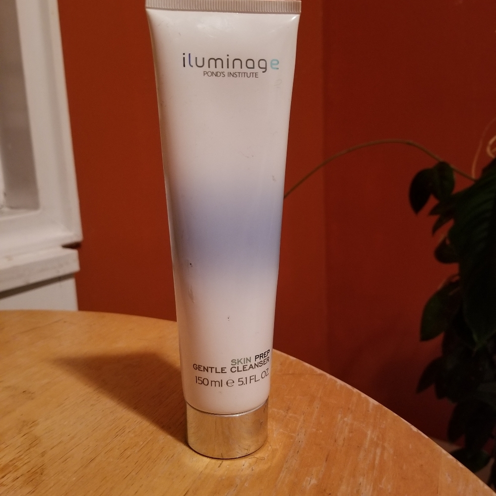 Iluminage gentle cleanser